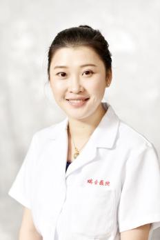 profile photo of Lu Chen in lab coat