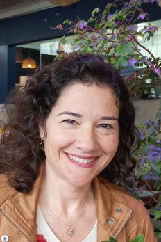 photo of Luciana in a restaurant