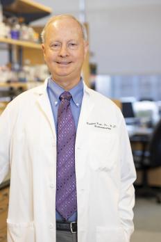 photo of Richard in the lab